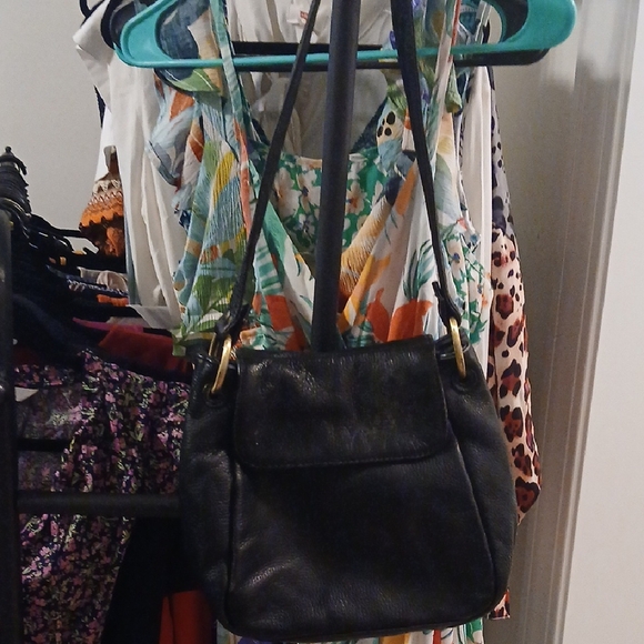 Stone Mountain Accessories Handbags - Stone Mountain Accessories Black Shoulder Bag